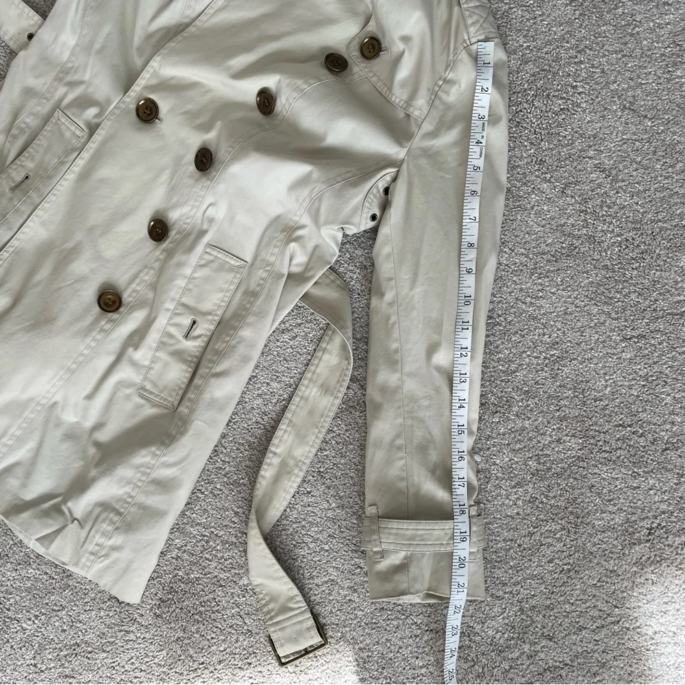 Burberry Light Tan Trench Coat - Picture 12 of 16